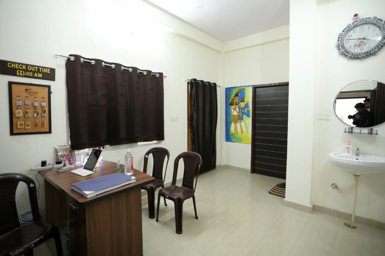 Hotel Gully Ghar Varanasi Esterno foto