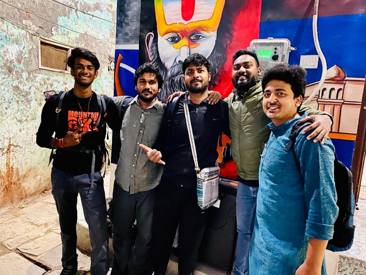 Hotel Gully Ghar Varanasi Esterno foto