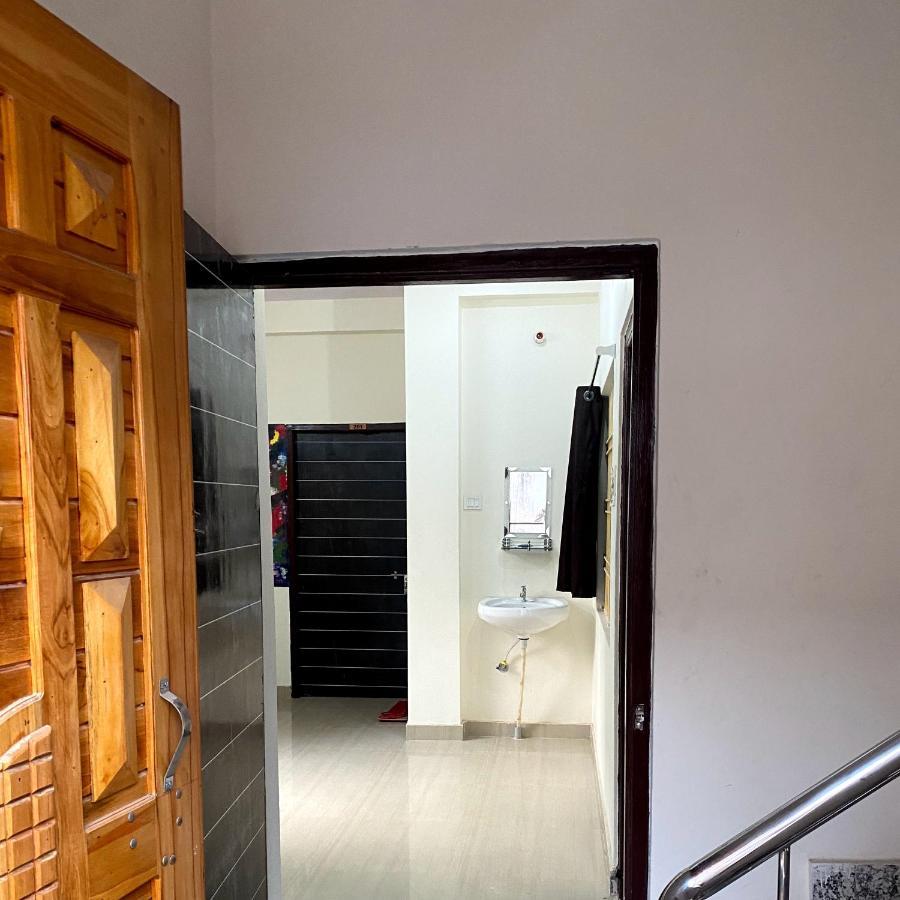 Hotel Gully Ghar Varanasi Esterno foto