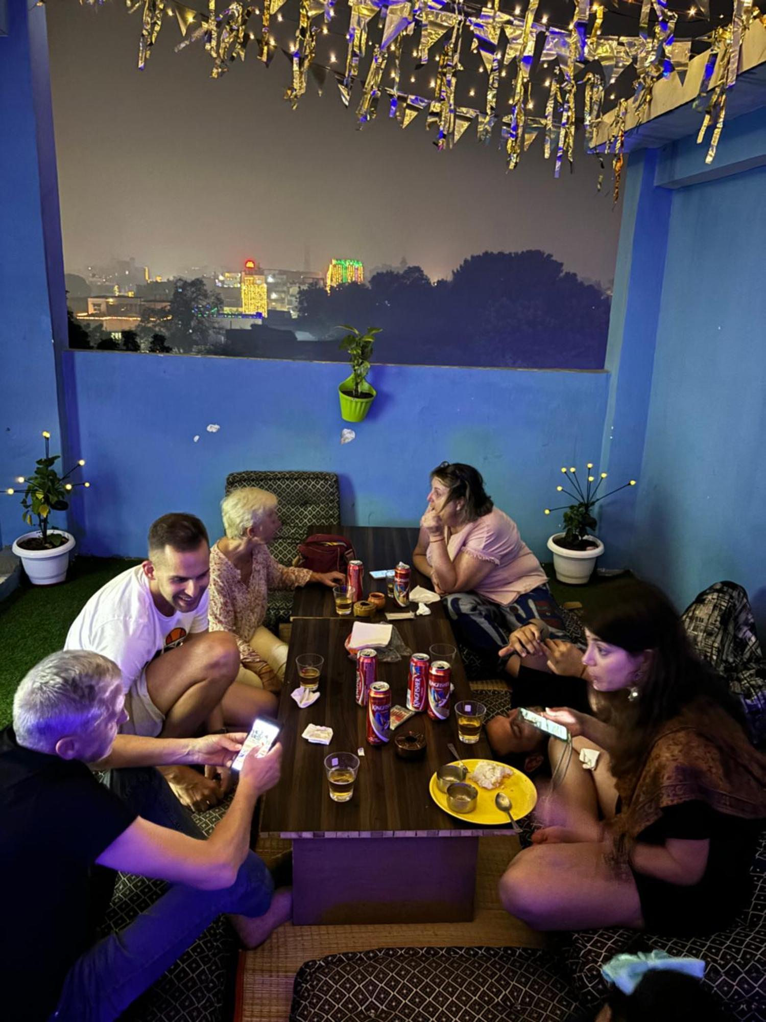 Hotel Gully Ghar Varanasi Esterno foto