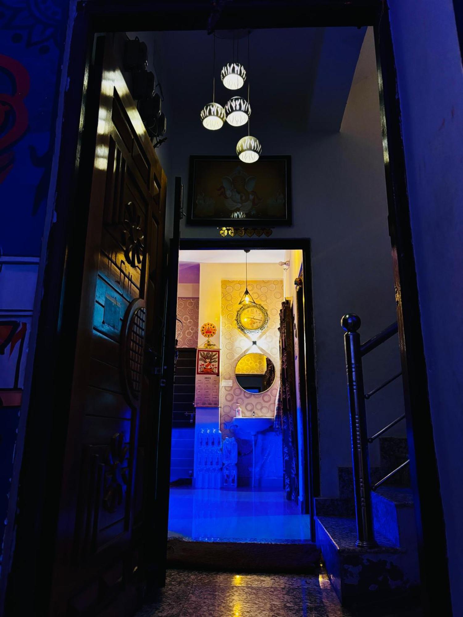 Hotel Gully Ghar Varanasi Esterno foto