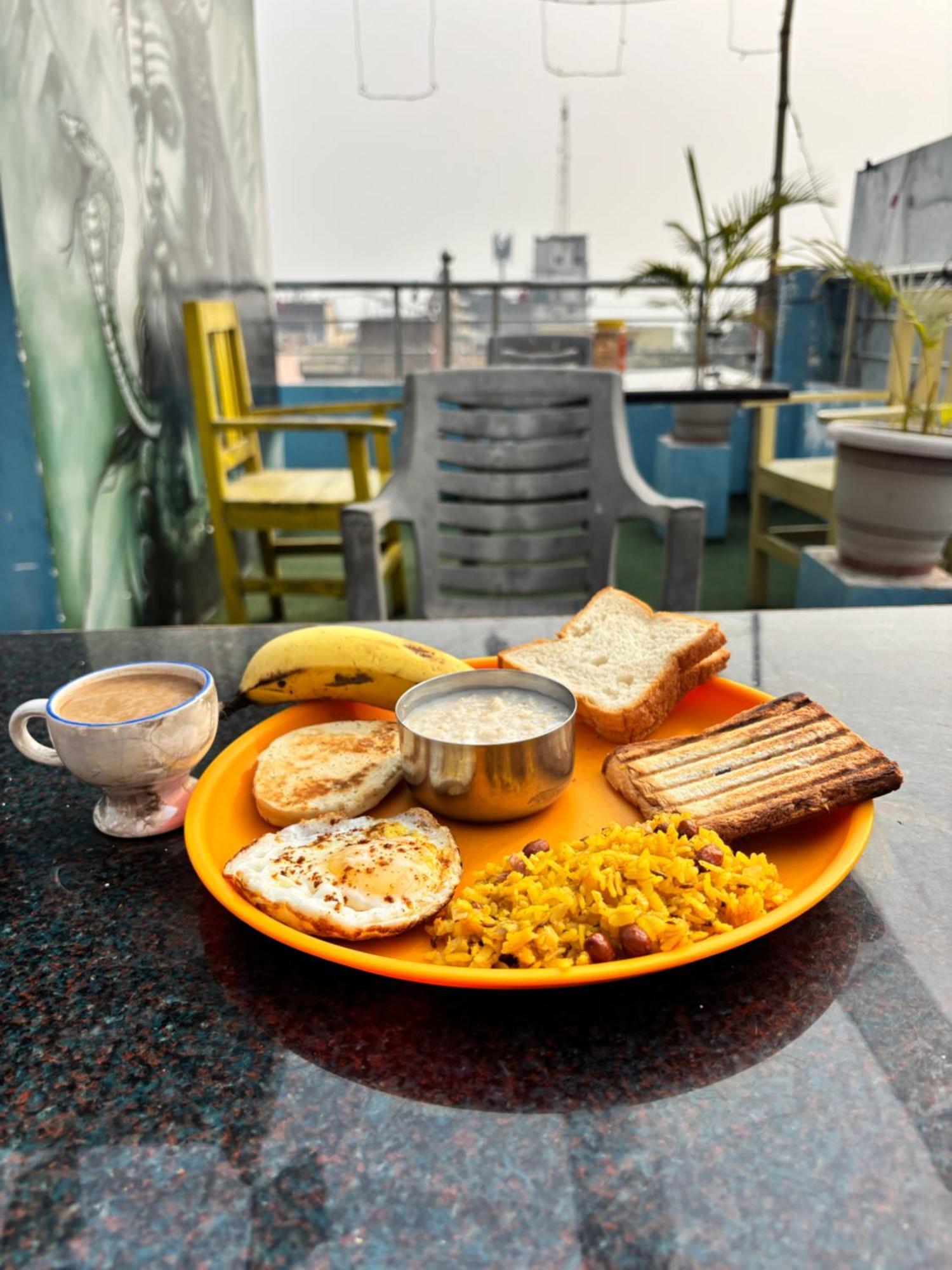 Hotel Gully Ghar Varanasi Esterno foto